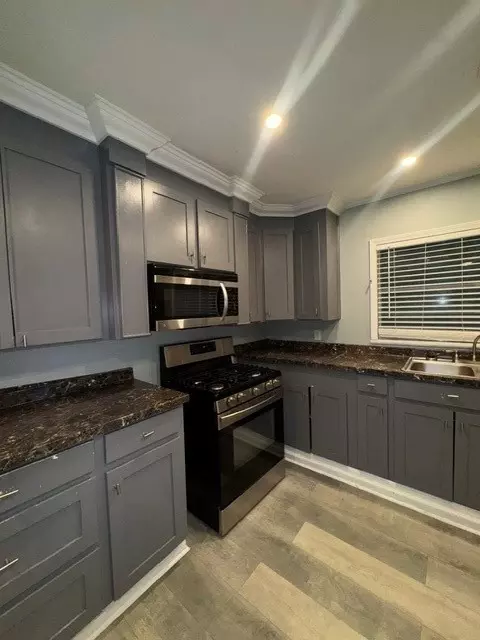 Kitchen - 500 W Marshall St, Minden, LA 71055 photo 3 of 6