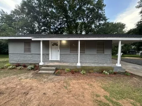 Exterior - 500 W Marshall St, Minden, LA 71055 photo 4 of 8