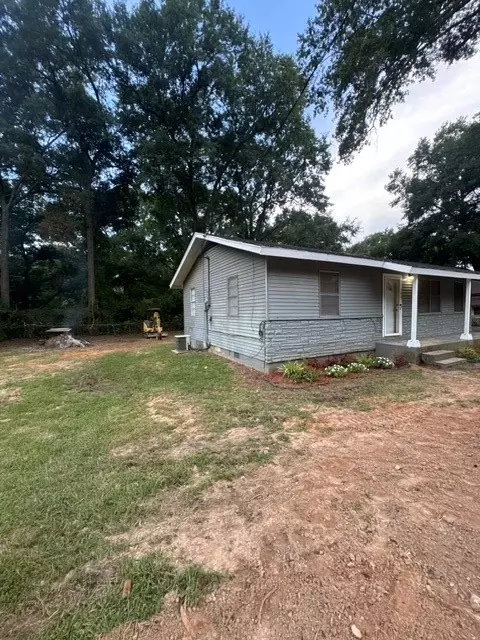 Exterior - 500 W Marshall St, Minden, LA 71055 photo 6 of 8