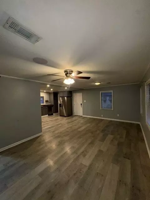 Living - 500 W Marshall St, Minden, LA 71055 photo 2 of 3