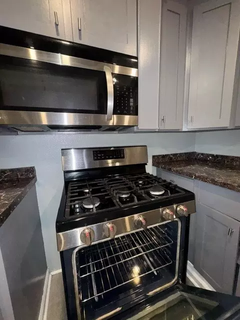 Kitchen - 500 W Marshall St, Minden, LA 71055 photo 5 of 6