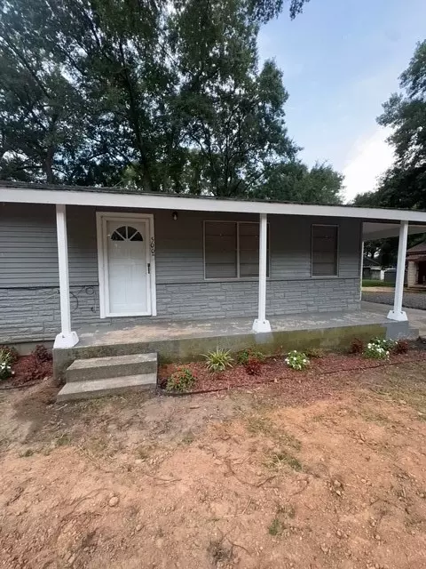 Exterior - 500 W Marshall St, Minden, LA 71055 photo 3 of 8