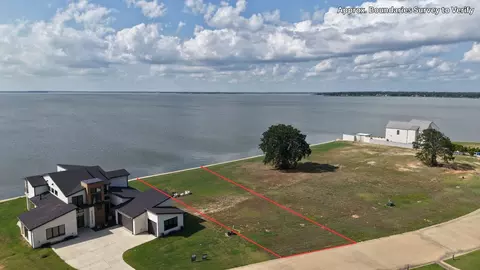 108 Mary Ct, Gun Barrel City, TX 75156