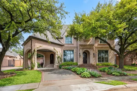 44 Armstrong Dr, Frisco, TX 75034