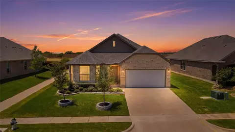1500 Seabiscuit Dr, Granbury, TX 76049