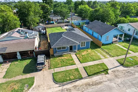 917 E Jessamine St, Fort Worth, TX 76104