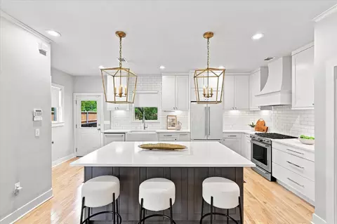 1136 Woodlawn Ave, Dallas, TX 75208