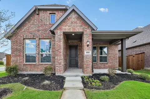1001 Western Hills Dr, Crowley, TX 76036