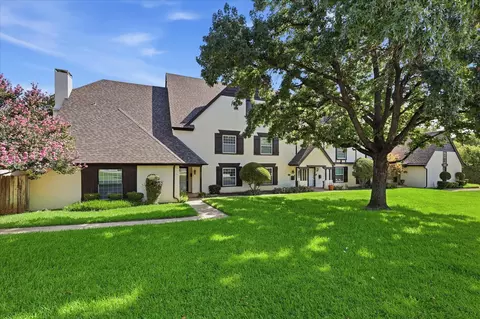 981 Chateau Valee Cir, Bedford, TX 76022