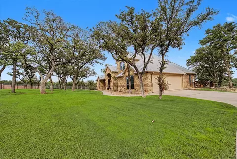 137 Silver Saddle Cir, Weatherford, TX 76087
