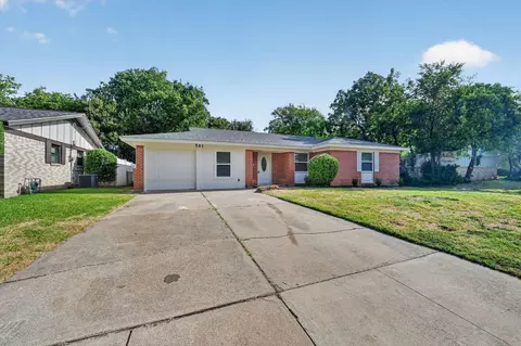 301 E Fuller Dr, Euless, TX 76039 photo 2