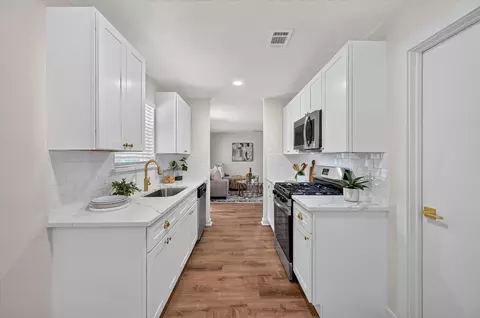 301 E Fuller Dr, Euless, TX 76039 photo 8