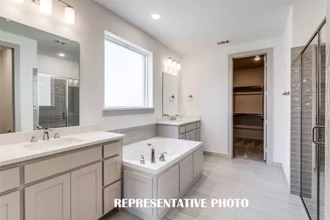 Bath - 1416 Chicory Ln, Celina, TX 75009 photo 1 of 2