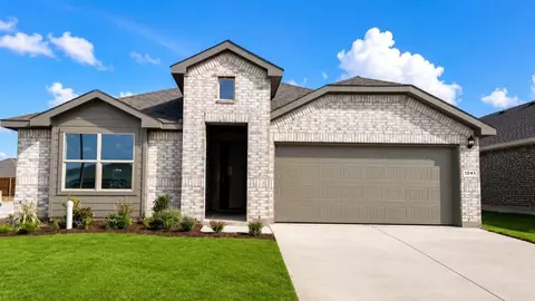 1041 Standing Point Dr, Fort Worth, TX 76131
