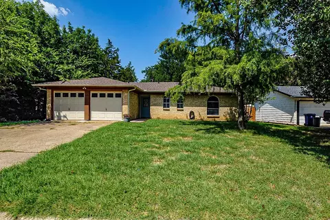 548 NW Newton Dr, Burleson, TX 76028