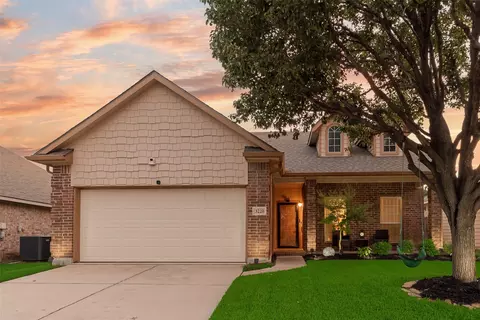 3220 Florian Ln, Fort Worth, TX 76108