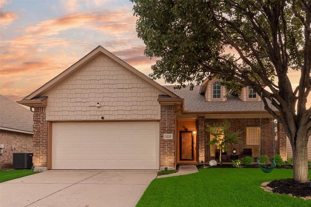 3220 Florian Ln, Fort Worth, TX 76108