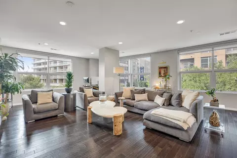 2323 N Houston St #202, Dallas, TX 75219