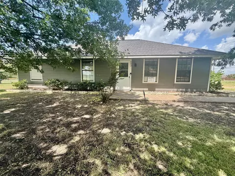 402 Lloyds Ln, Royse City, TX 75189