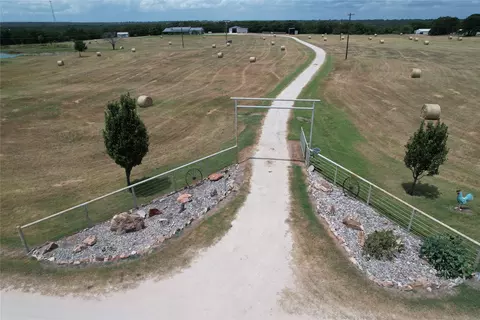 1809 Carminati Rd, Montague, TX 76251