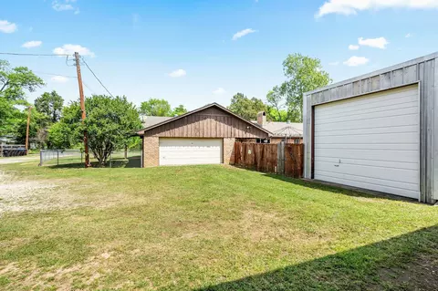 Exterior - 1006 Spring St, Longview, TX 75604 photo 6 of 9