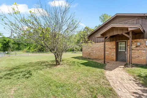Exterior - 1006 Spring St, Longview, TX 75604 photo 4 of 9