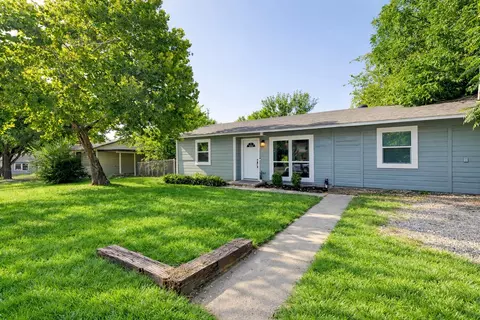 1608 Wayne St, Denton, TX 76209