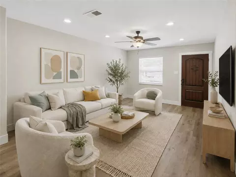 332 S Sealy Ave, Justin, TX 76247