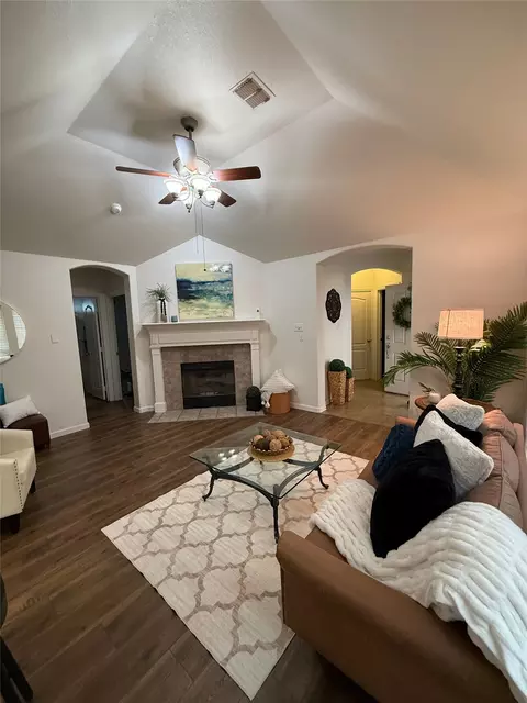 Living - 330 Granger Cir, Argyle, TX 76226 photo 1 of 4