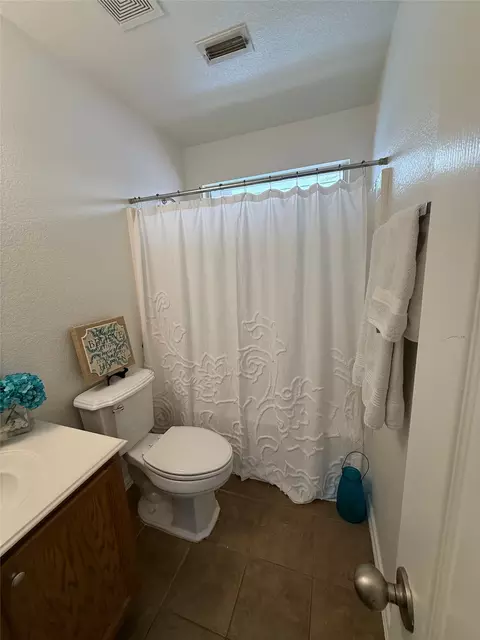 Bath - 330 Granger Cir, Argyle, TX 76226 photo 4 of 4
