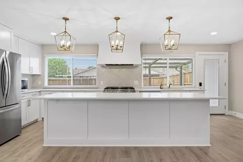 1912 Primrose Ln, Carrollton, TX 75007