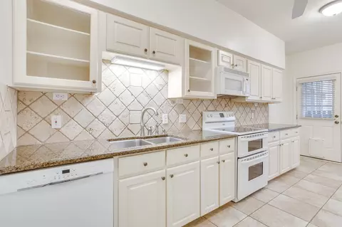 4403 S Bellaire Dr #123, Fort Worth, TX 76109