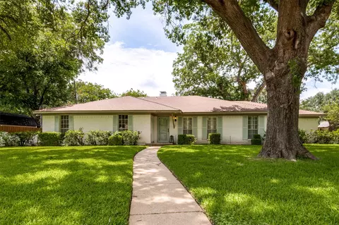 2221 Scarlet Ln, Grand Prairie, TX 75050
