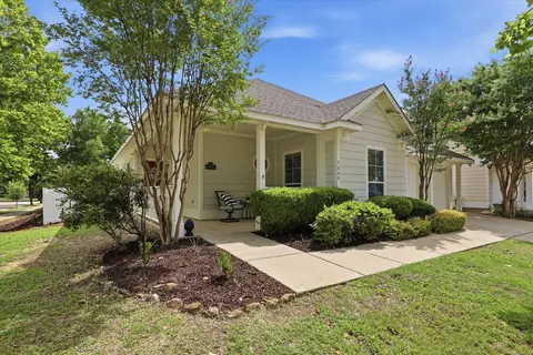 1408 Mountain Laurel Dr, Savannah, TX 76227