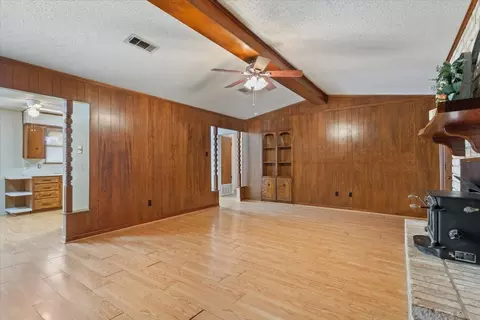 Living - 108 Towne West Dr, Lorena, TX 76655 photo 2 of 3