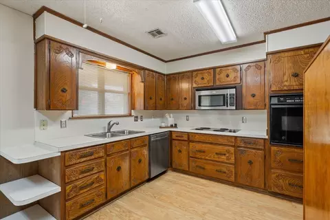 Kitchen - 108 Towne West Dr, Lorena, TX 76655 photo 1 of 1