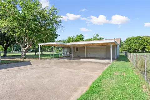 Exterior - 108 Towne West Dr, Lorena, TX 76655 photo 5 of 6