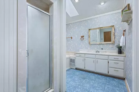 Bath - 108 Towne West Dr, Lorena, TX 76655 photo 1 of 5