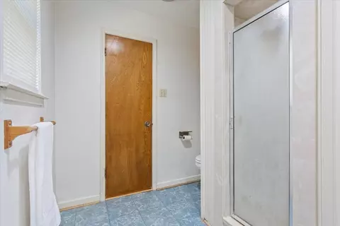 Bath - 108 Towne West Dr, Lorena, TX 76655 photo 3 of 5