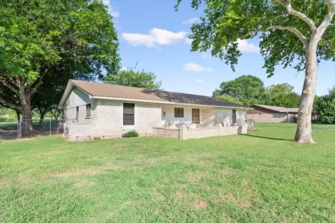 Exterior - 108 Towne West Dr, Lorena, TX 76655 photo 1 of 6