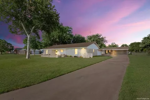 Exterior - 108 Towne West Dr, Lorena, TX 76655 photo 6 of 6