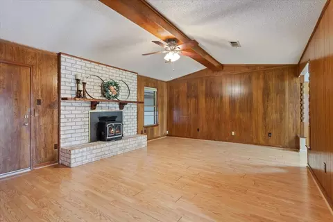 Living - 108 Towne West Dr, Lorena, TX 76655 photo 1 of 3
