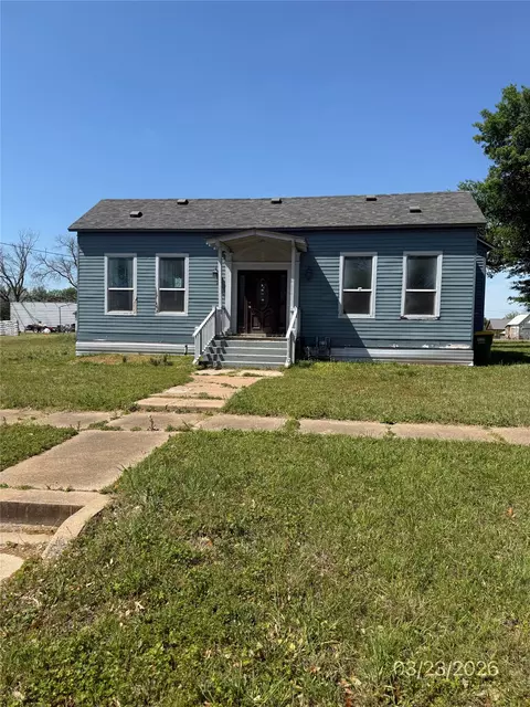 507 E Logan St, Calvert, TX 77837 photo 1