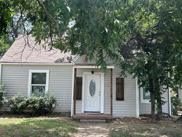 600 E Robert St, Fort Worth, TX 76104