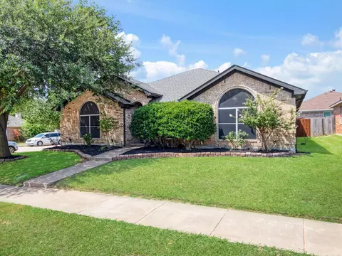 8002 Blue Duck Trl, Arlington, TX 76002
