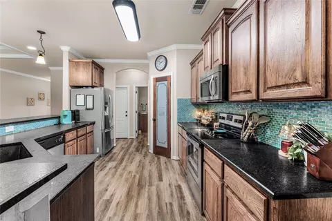 Kitchen - 820 Springdale Cir, Lorena, TX 76655 photo 2 of 3