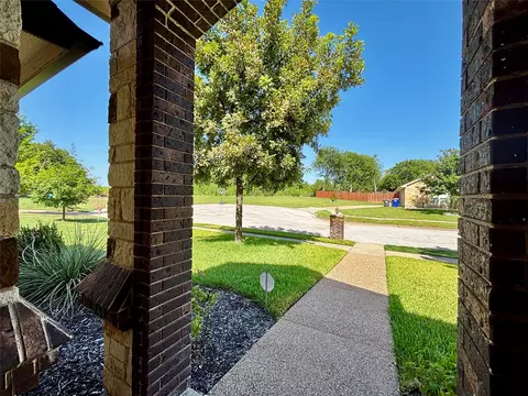 Exterior - 820 Springdale Cir, Lorena, TX 76655 photo 4 of 8