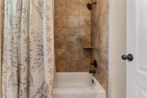 Bath - 820 Springdale Cir, Lorena, TX 76655 photo 2 of 2