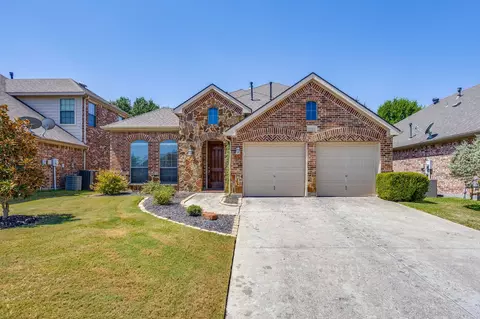 7023 Beacon Dr, Grand Prairie, TX 75054