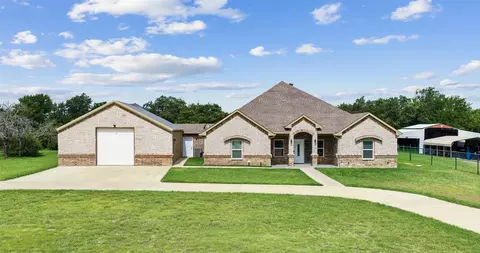 6797 Bridle Bit Trl, Fort Worth, TX 76135